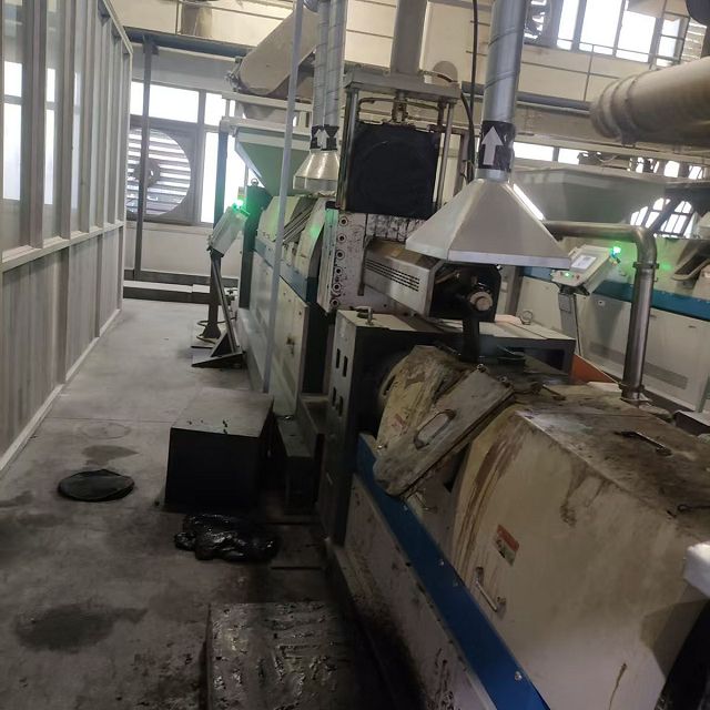 Estrusore di pellettizzazione bivite